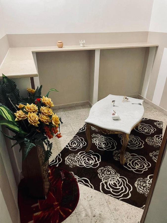 לינה וארוחת בוקר נאפולי A Cas E Vicenz מראה חיצוני תמונה